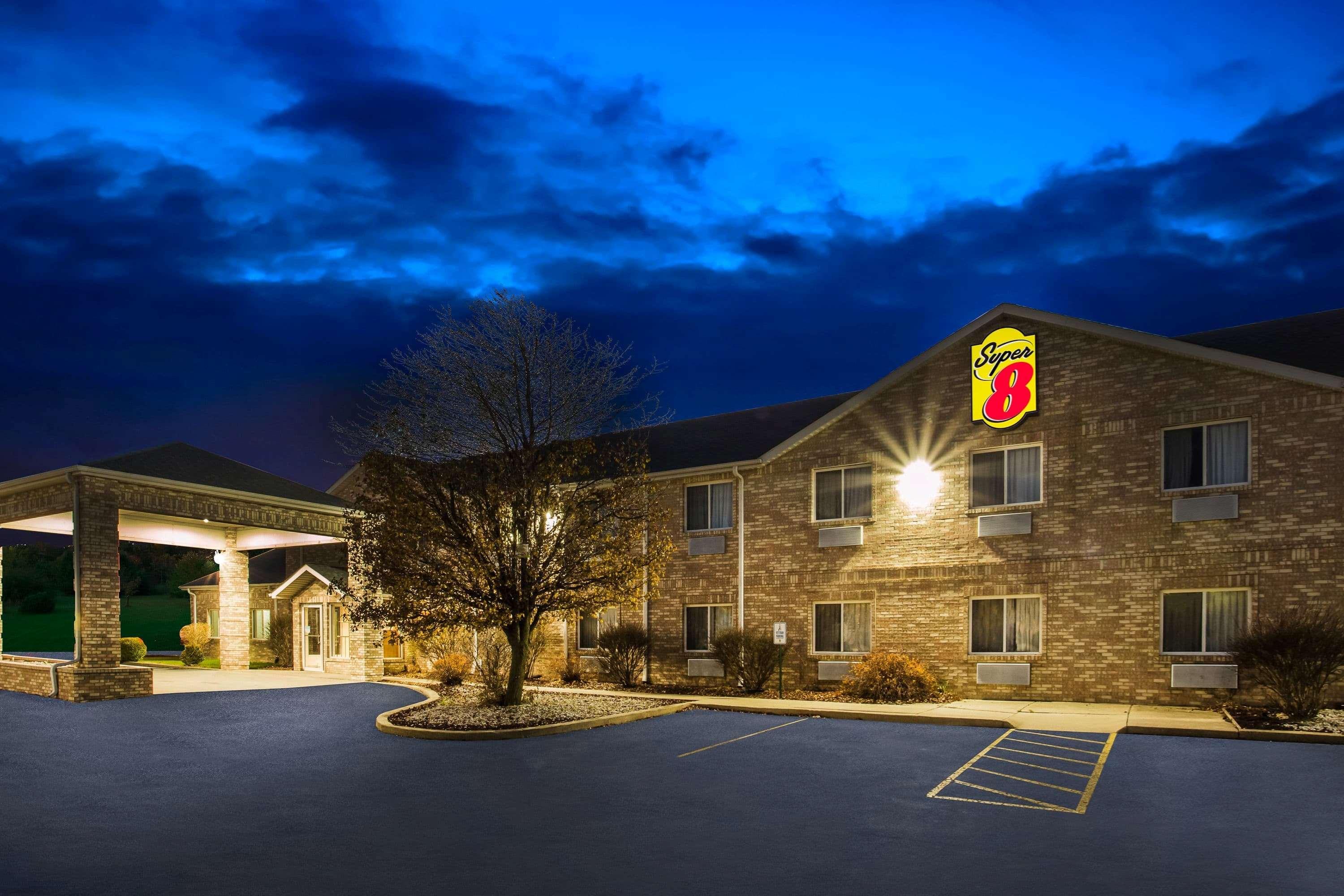 Hotel Super 8 By Wyndham Remington Exterior foto